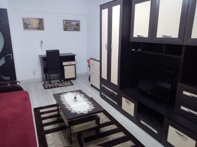 Pacurari la bulevard apartament 2 camere decomandat - 2