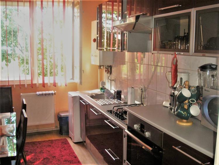 Apartament cu 3 camere decomandate, confort sporit, 180mp, superfinisat, cu garaj, in vila noua in c - 4