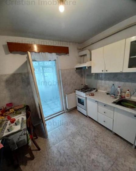 Apartament 3 camere, zona Buzaului etaj 2,stradal - 6