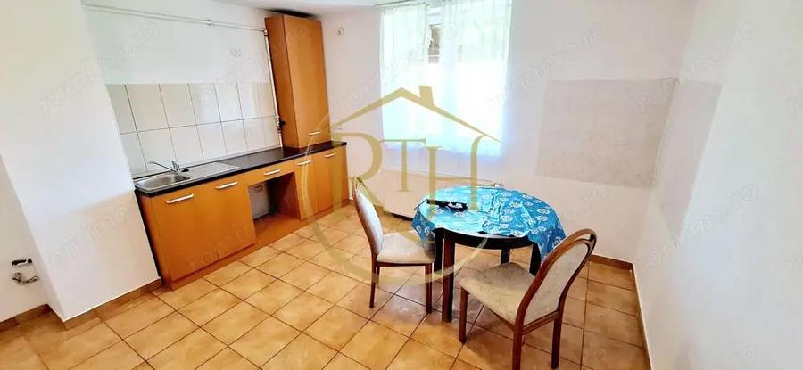 Oferim spre inchiriere, Apartament spatios, 4 camere, pentru locuit sau Firme - 9