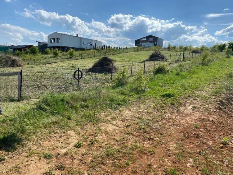 De vânzare teren intravilan, Sălicea – 1711 mp, parcelabil - 2