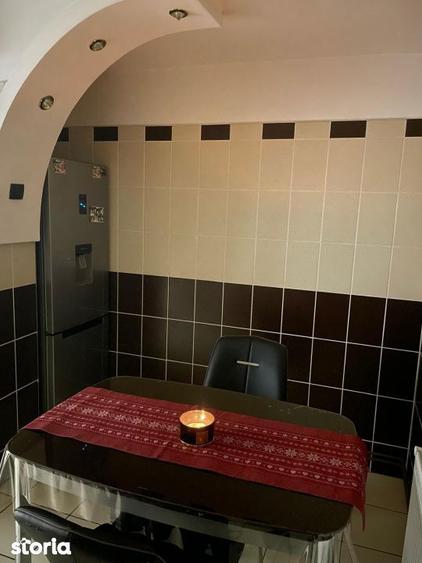 Apartament 3 Camere Decomandat, 80 mp, Etaj 2 - Zona Clubul Sportiv, T - 2