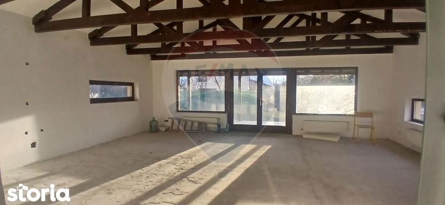 Vila 4 camere de vanzare Crevedia cartier privat 454mp teren - 3
