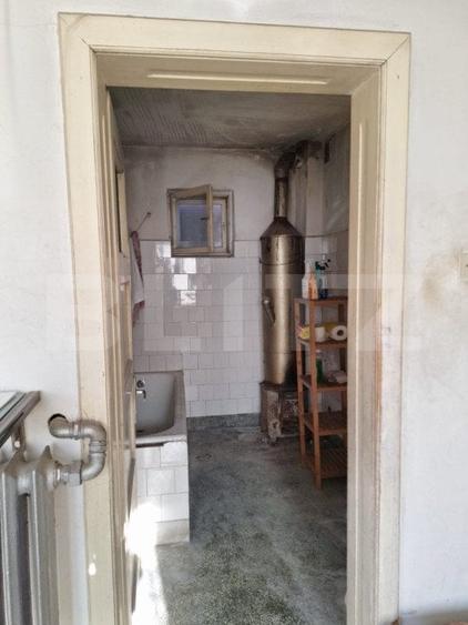 Vanzare Casa in Sacele - Locuinta cu Teren Generos cu Potential -de Renovat - 12