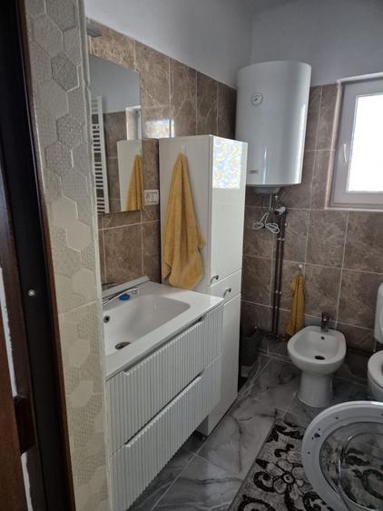 Vand s au schimb cu apartament . - 8