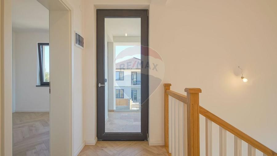 Casa / Vila cu 5 camere de vanzare - 8