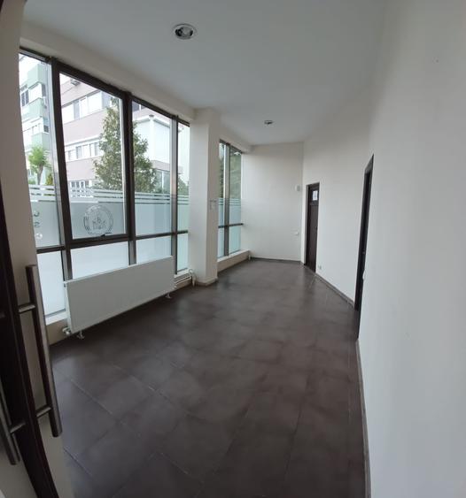 Spatiu comercial pretabil birouri-cabinete - 2