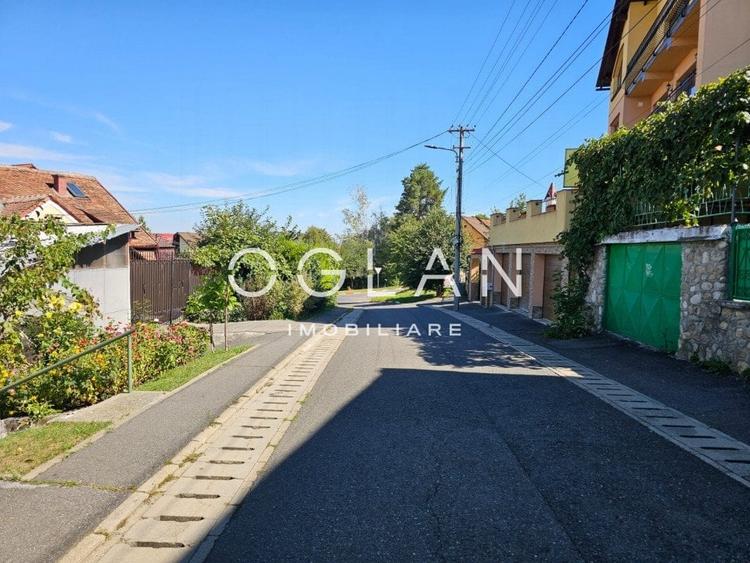 Casa 3 camere, 2 garaje, la 2 pasi de Sub Arini - 1