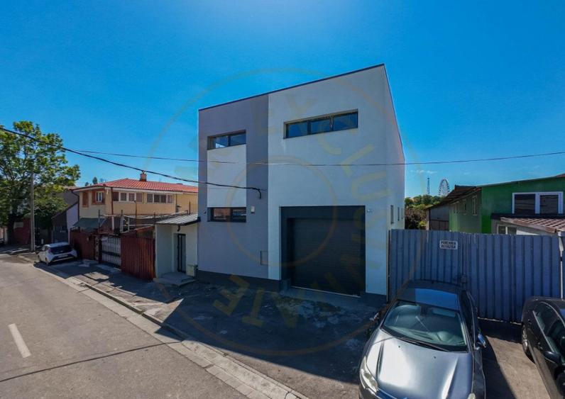 Hala / Spatiu Productie / Rezidential - Vedere catre lac - 2