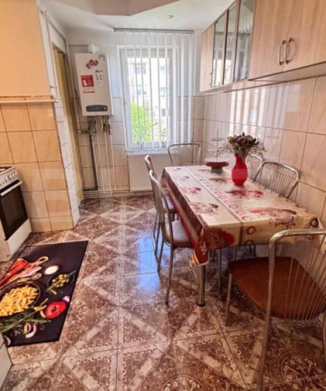 Apartament cu 2 camere decomandate de vanzare in cartierul - 6