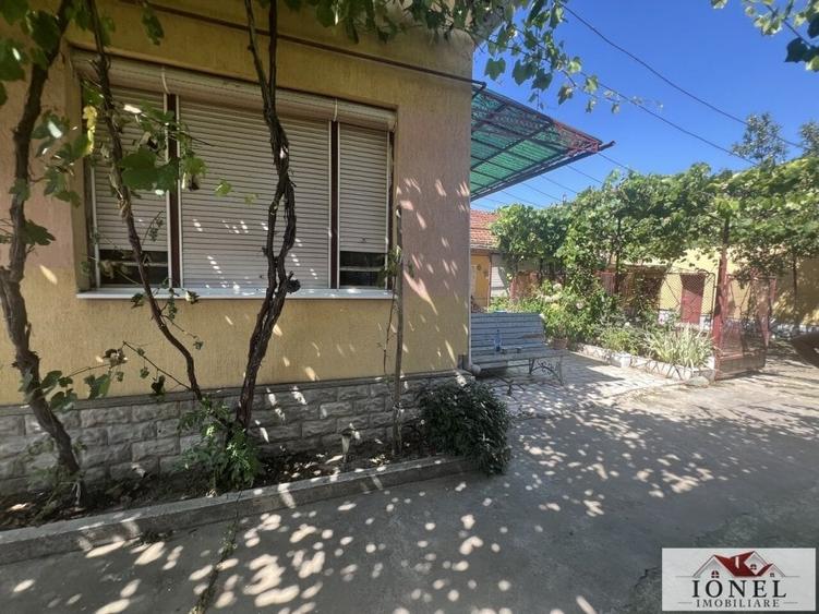 Casa de vanzare in Sibot 2200 mp teren - 3