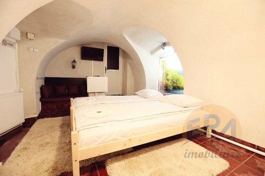 Casa cu 3 apartamente, P-ta Unirii , Str. Primariei - 4