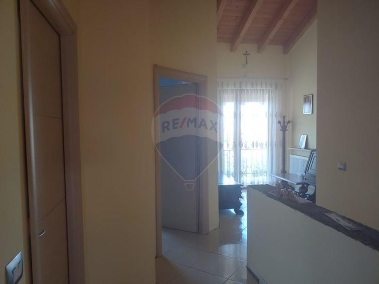 Casă / Vilă de lux cu 5 camere de vânzare în Vadu Moldovei, Suceava - 27