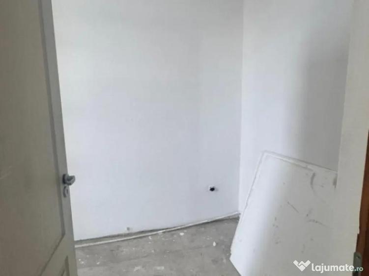 Casa la cheie, ideala birou sau locuinta 75mp utili, zona Br - 2