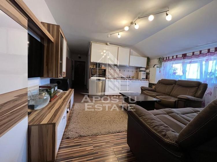 Apartament cu 3 camere semidecomandat, mobilat în Simion Bărnuțiu