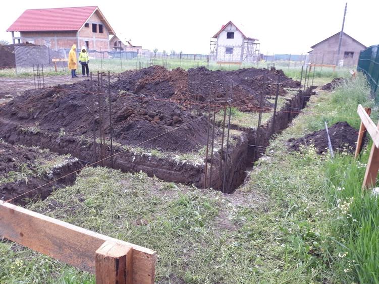 Teren 1000 mp pentru constructie case , cu fundatie si proiect - 6