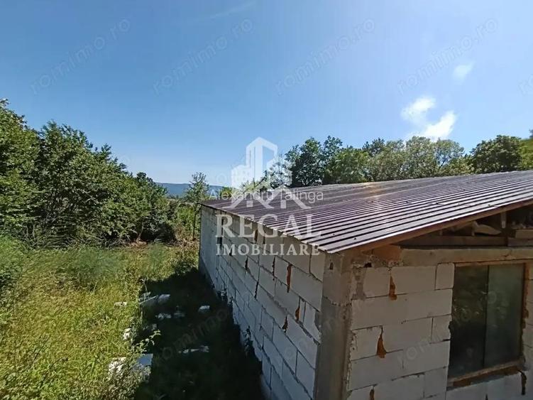 Casa la gri de vanzare Central, 2800 mp teren Casa la gri de vanzare Central, 2800 mp teren
