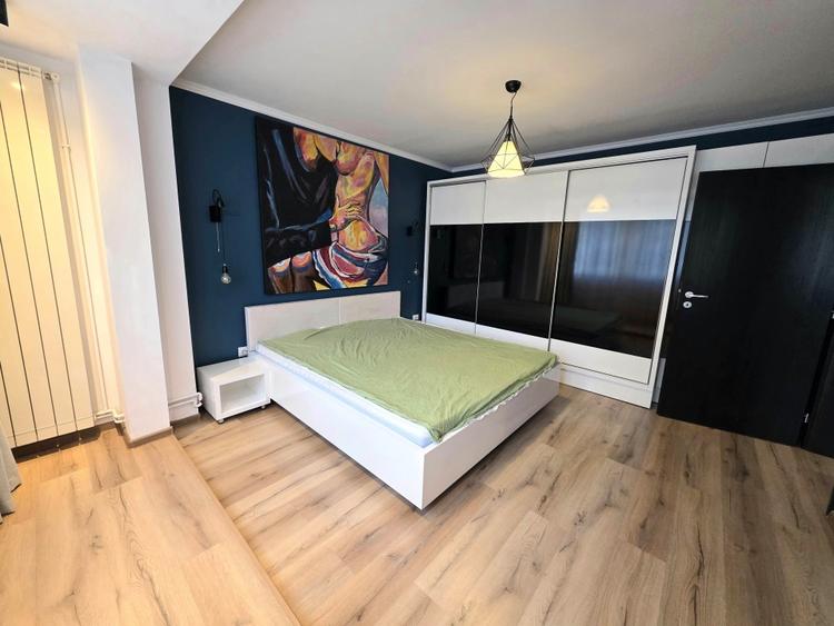 Apartament cu 3 camere semidecomandat, mobilat în Sala Palatului