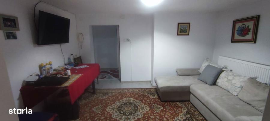 Casa renovata, utilitati complete (Gaz) + 1900 mp teren Scurta, BC - 14