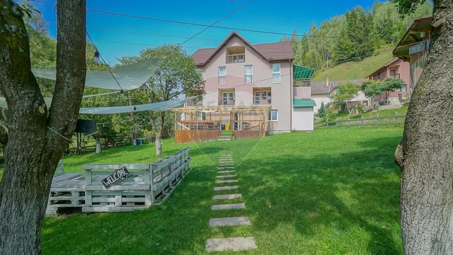 Pensiune in Moieciu de Jos, investitie cu potential turistic ridicat! - 1