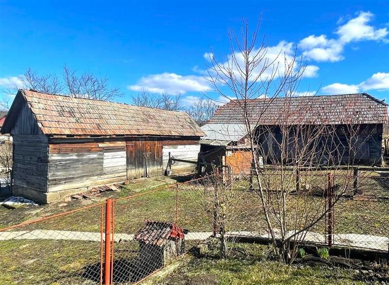 Tur 3D! Casa traditionala+ domeniu de 4.300 mp,livada,anexe:refugiu apreciabil C - 7