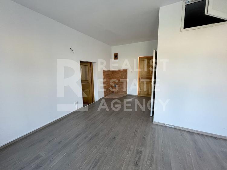 Vânzare, clădire impresionantă, 11 camere, 9 dormitoare, Păcurari - 5