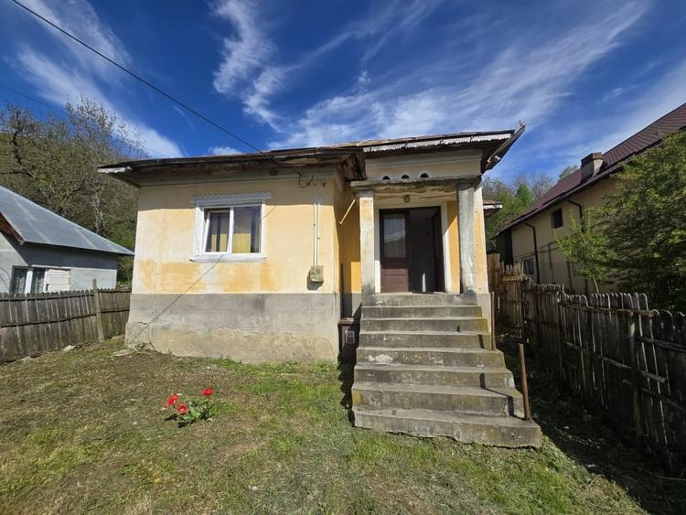 Casa + teren 309 mp, zona Primariei - Str. Otelesti - 1