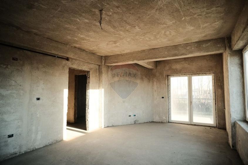 De vanzare bloc la gri format din 9 apartamente - 8