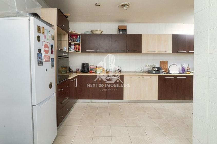 Pensiune Eforie Nord 17 camere plus spatiu comercial - 12