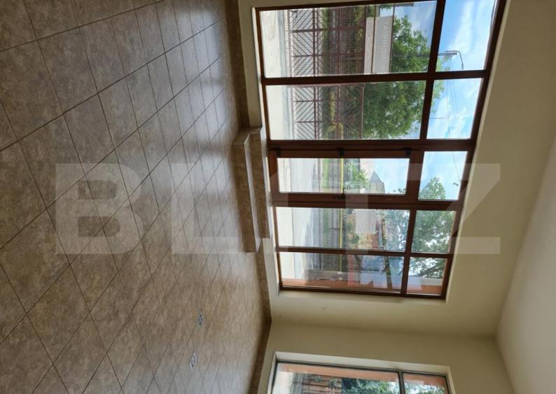 Spa?iu comercial, show-room + depozit, zona Plevnei - 1