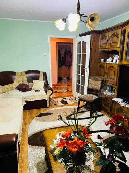 Apartament 3 camere, zona semicentrala - 2