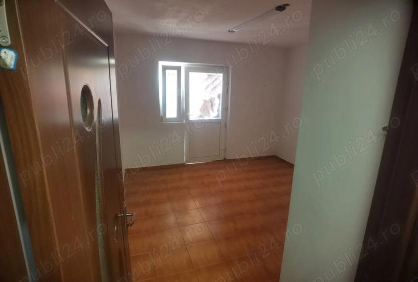 Spa?iu comercial de inchiriat 40m2 - 8