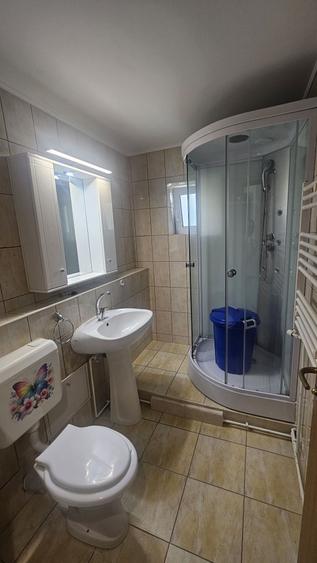 Inchiriez apartament 3 camere - 15