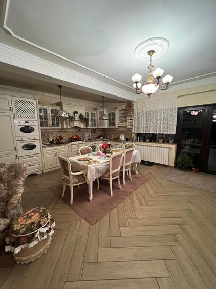 Vanzare Casa/Villa 6 camere 3 bai 3 wc -uri Dobroiesti 0% Comision - 13