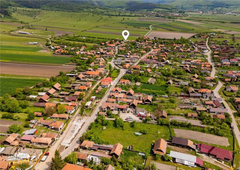 FILM! Pe 1.200mp teren, Rezidenta cu gradina inflorata,aproa FILM! Pe 1.200mp teren, Rezidenta cu gradina inflorata,aproa