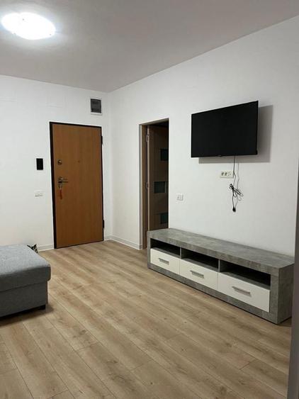 Inchiriez apartament cu o camera + living - 7