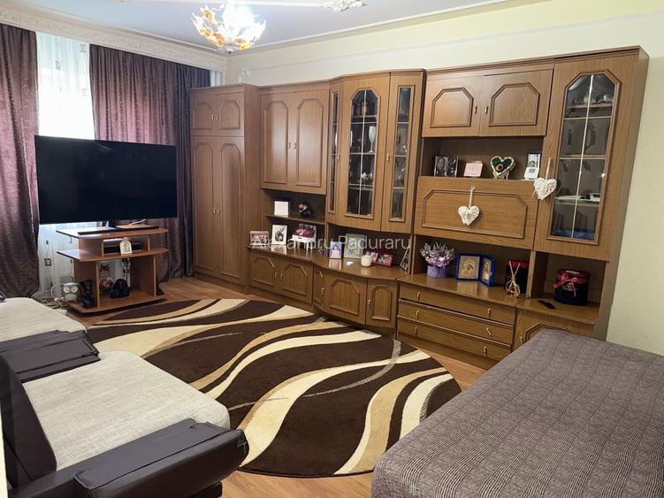 CANTA-PACURARI, ap.3 camere, 2 bai, decomandat, 73mp,et3/4,curat!