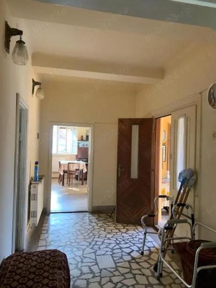 Vand casa si teren , str.Independentei , zona linistita - 8