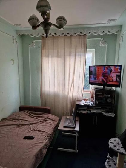 Apartament cu 3 camere, decomandat, etaj 3/4, zona Dacia - 3