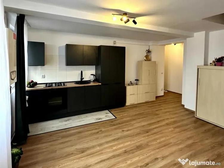 Apartament 2 camere, decomandat - zona Tractorul - 1