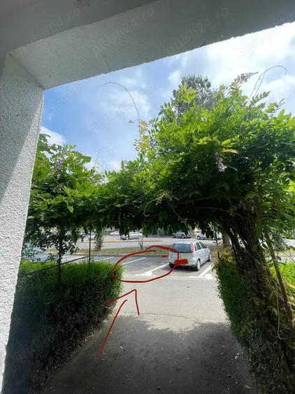 Apartament cu 3 camere decomandat în Nufărul