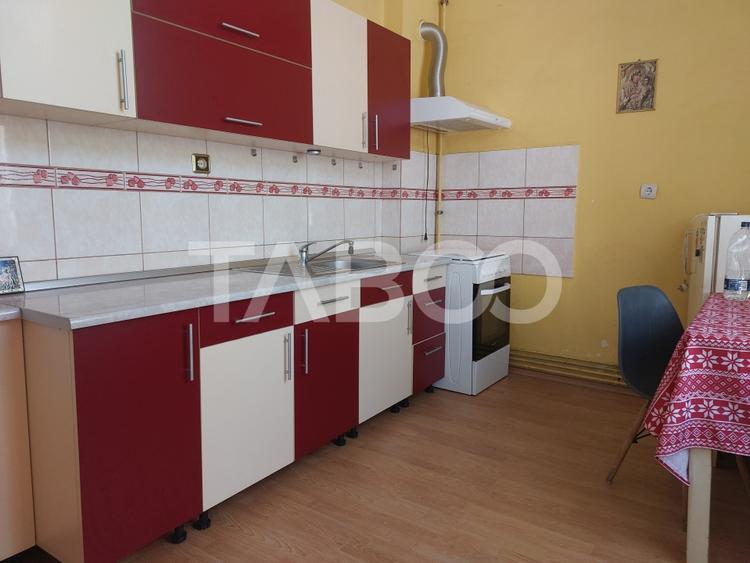 Apartament la casa 52 mp 2 camere terasa pivnita central Cisnadie - 2