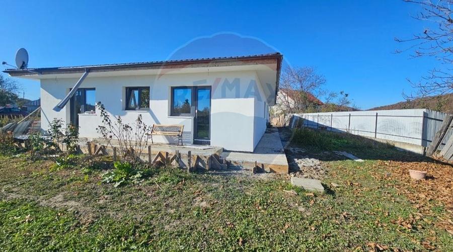 Casă / Vilă cu 5 camere de vânzare - 46