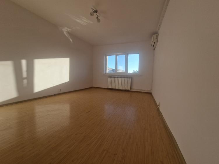 Navodari (Sud)- 2 camere decomandate, centrala gaze, liber -65.000euro - 2