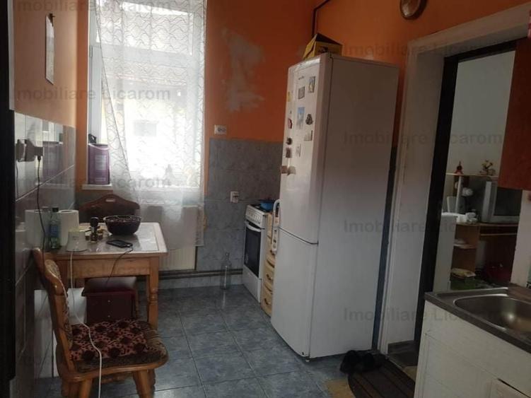 Corp de casa Blumana, zona str Lunga,curte,pod,beci. - 6