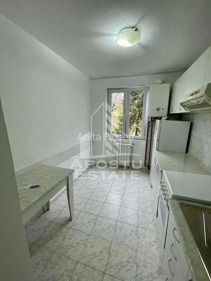 Apartament 2 camere,etaj2/4.centrala proprie,zona Tipografilor