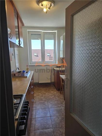 De inchiriat  un apartament cu 2 camere in zona  Horea - 12