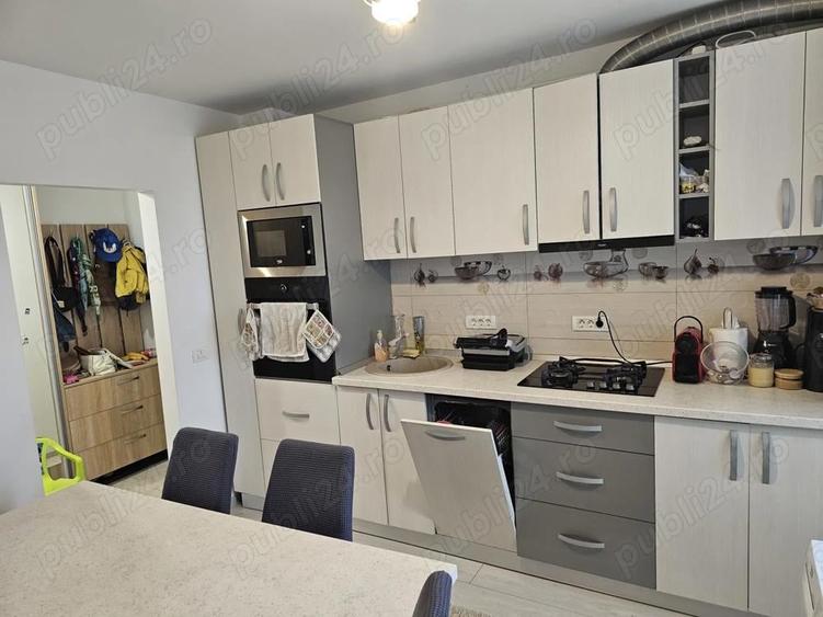 Proprietar, vand apartament cu 3 camere - 8