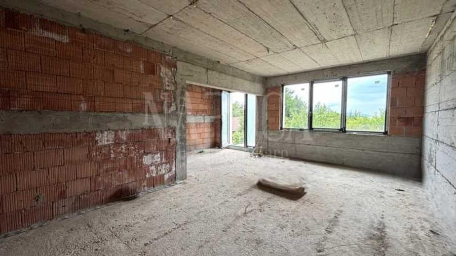 Casa 7 camere de vanzare in Salicea - 2