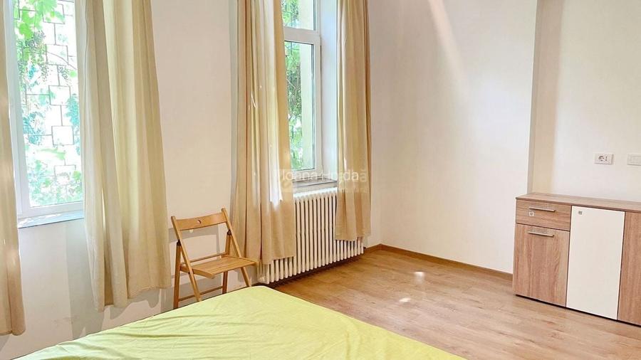 Copou, 3 camere la vila RENOVAT, ready to move, curte cu terasa & beci
